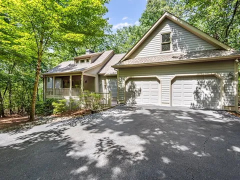 158 Canacaught Place