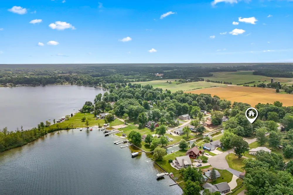 6915 Rowley Drive Osseo, MI 49266