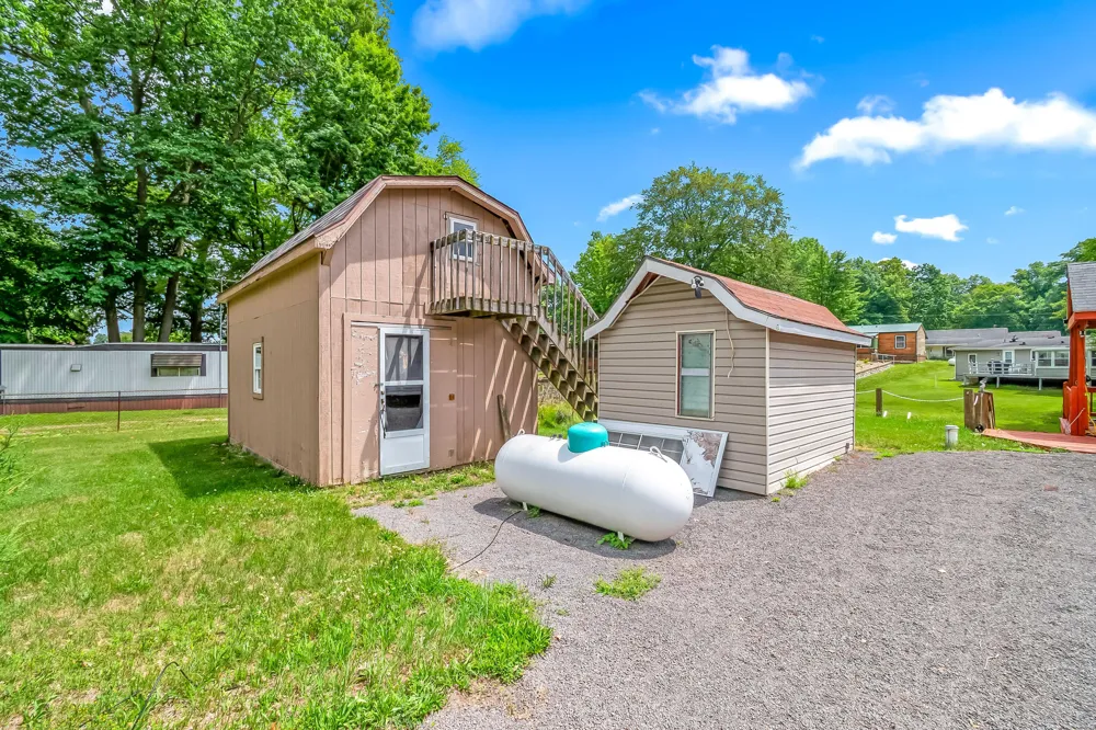 6915 Rowley Drive Osseo, MI 49266