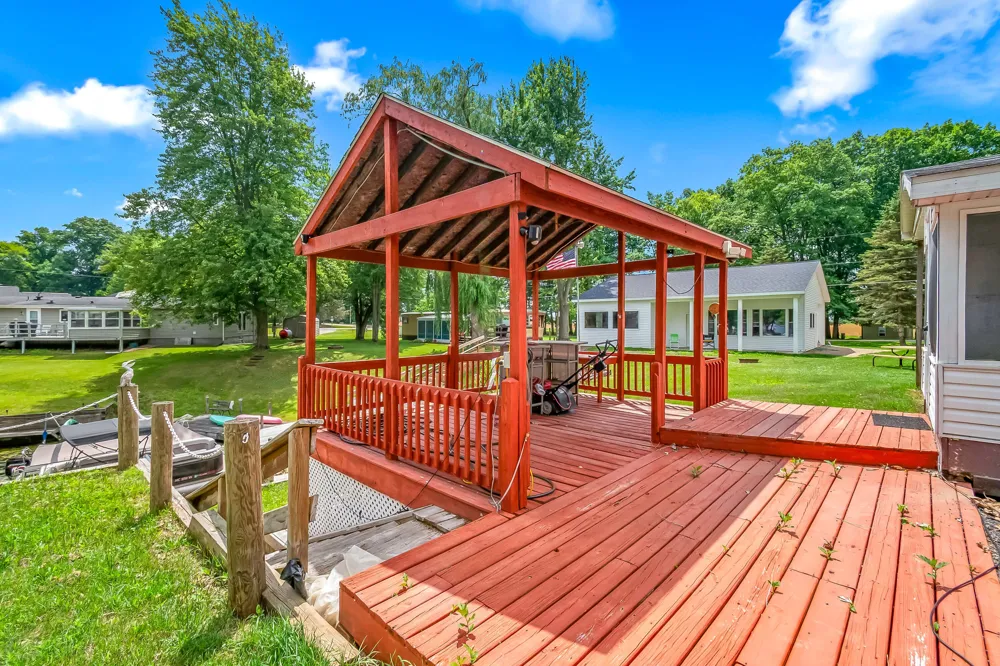 6915 Rowley Drive Osseo, MI 49266