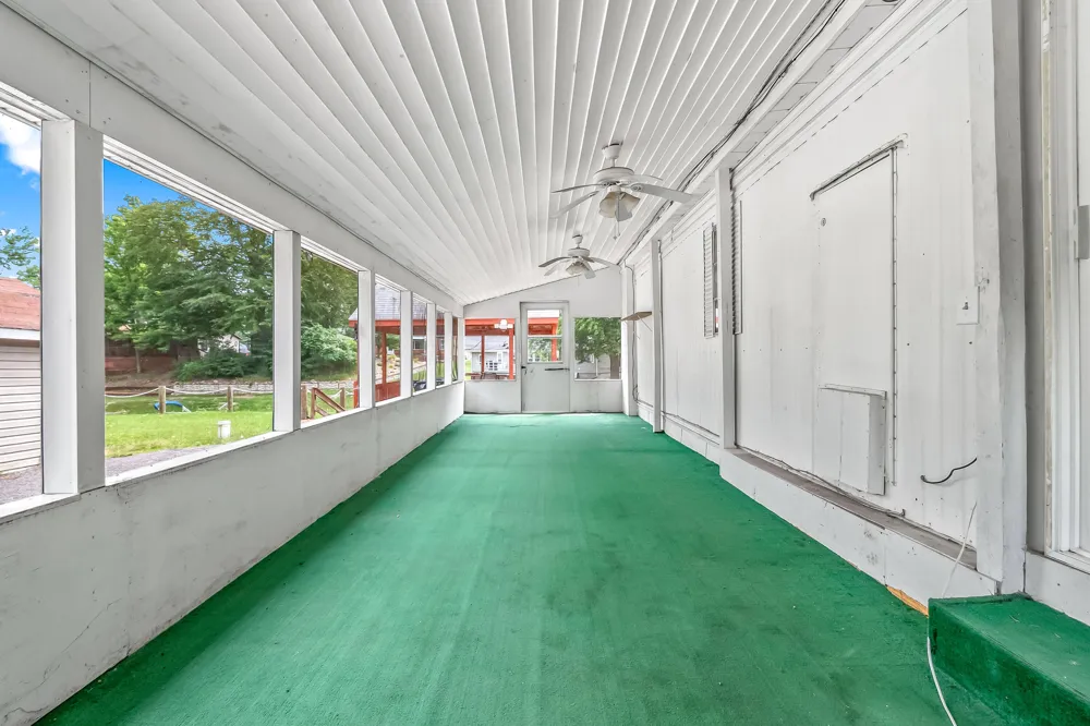 6915 Rowley Drive Osseo, MI 49266