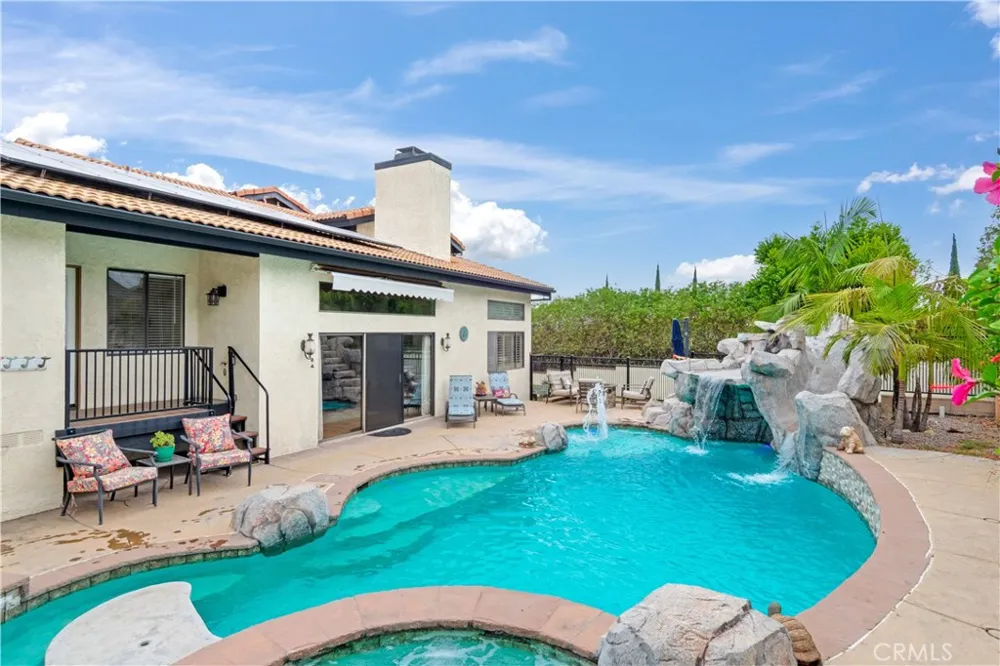 2429 Cliff Road Upland, CA 91784