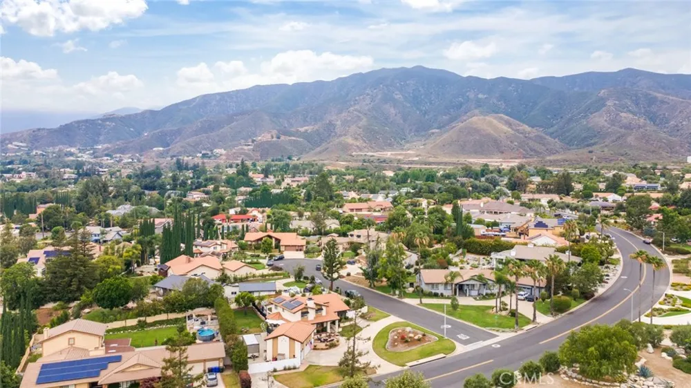 2429 Cliff Road Upland, CA 91784