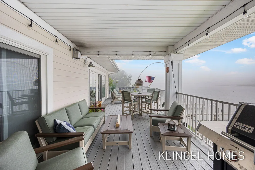 930 W Savidge Street #20 Spring Lake, MI 49456