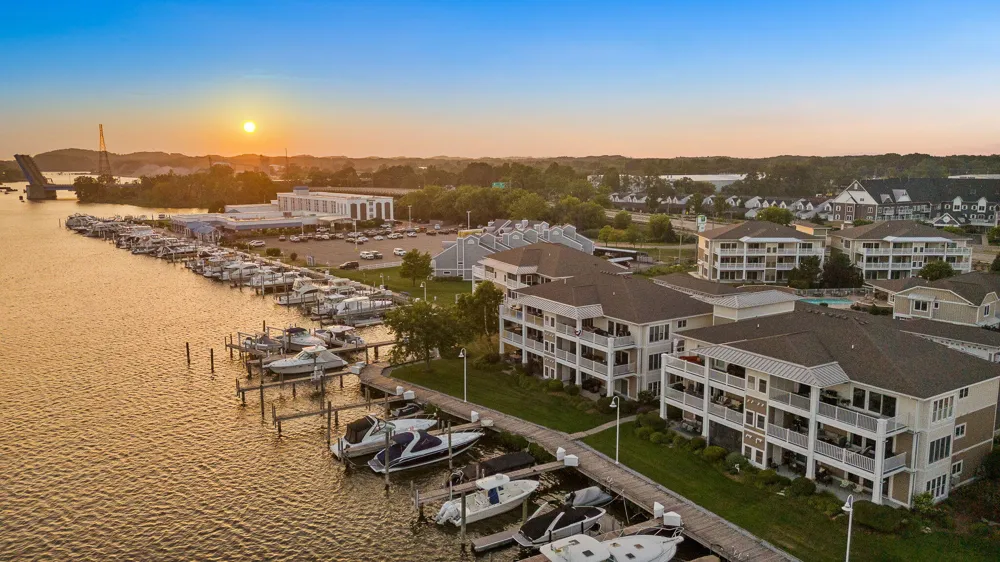 930 W Savidge Street #20 Spring Lake, MI 49456