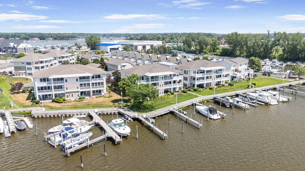 930 W Savidge Street #20 Spring Lake, MI 49456