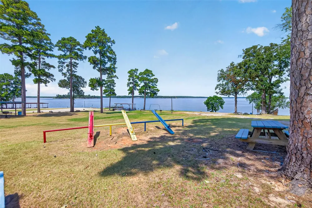 180 Holly Trail Trinity, TX 75862