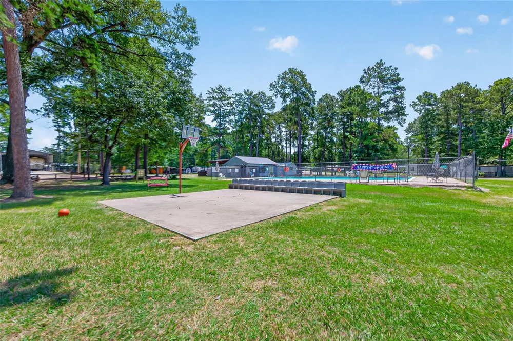 180 Holly Trail Trinity, TX 75862