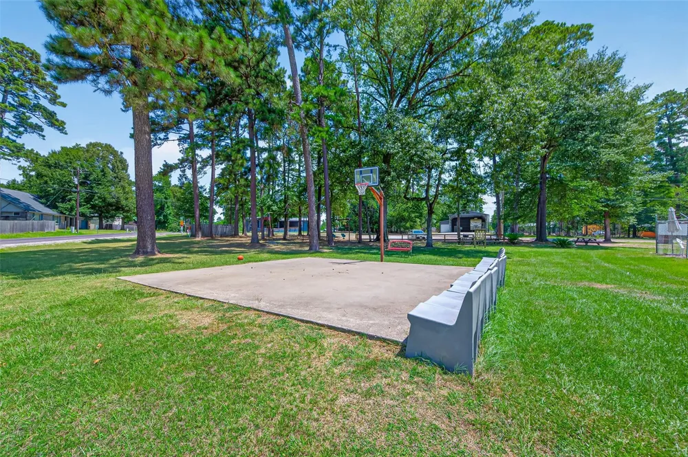 180 Holly Trail Trinity, TX 75862