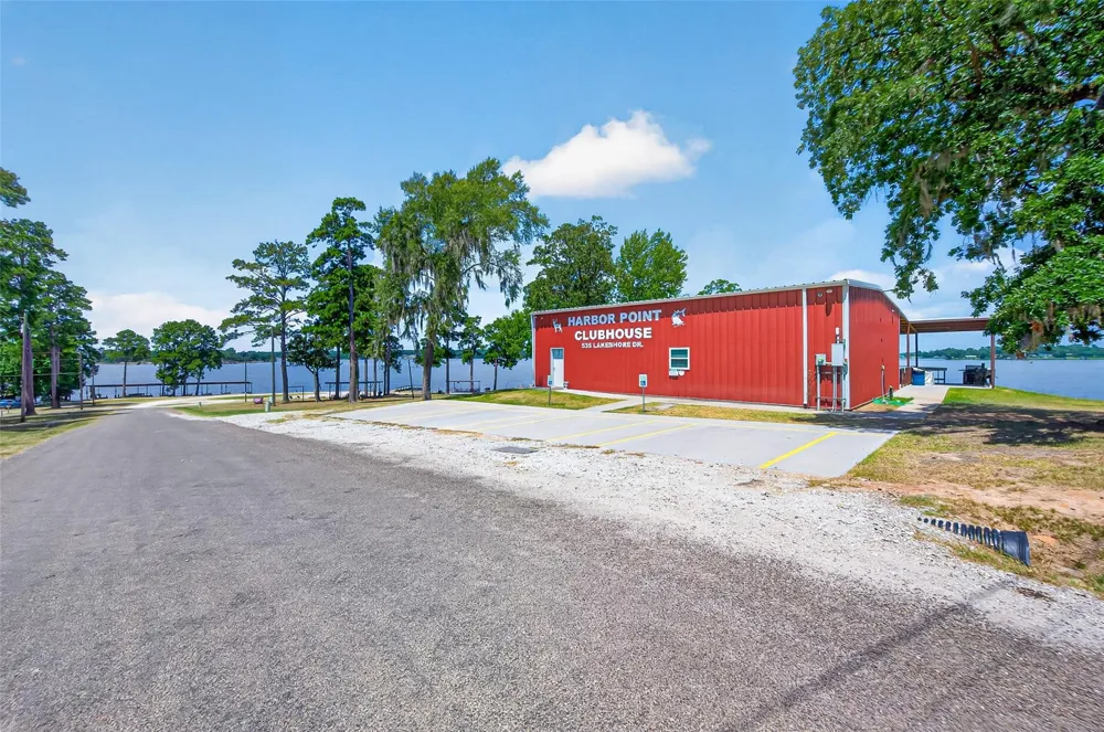 180 Holly Trail Trinity, TX 75862