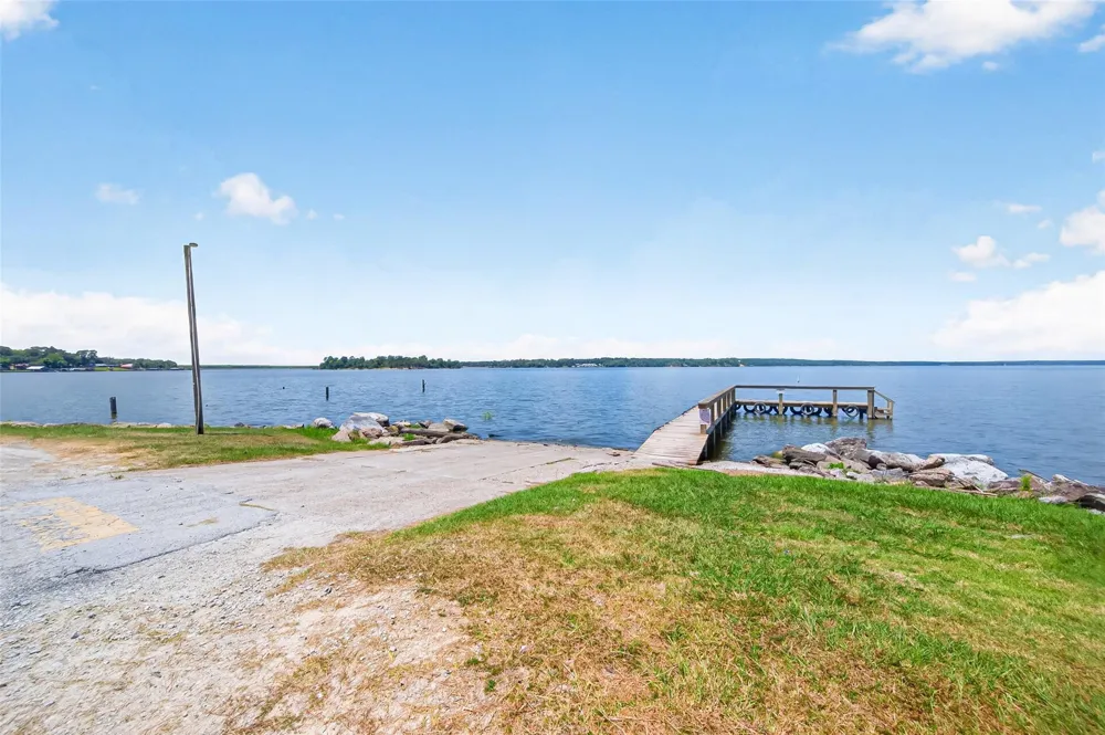 180 Holly Trail Trinity, TX 75862