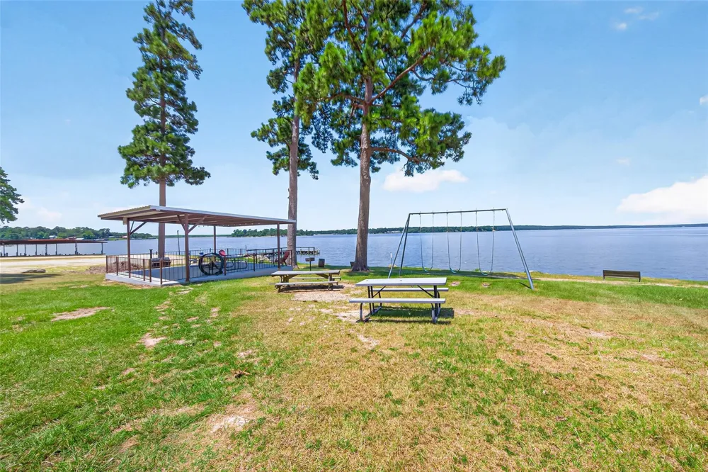 180 Holly Trail Trinity, TX 75862
