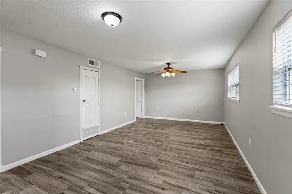 1914 Larrabee Street #1-12 Seabrook, TX 77586