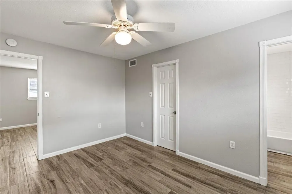 1914 Larrabee Street #1-12 Seabrook, TX 77586