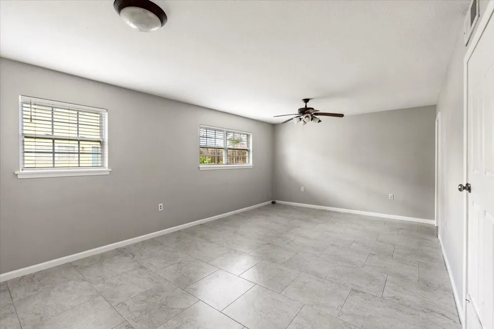 1914 Larrabee Street #1-12 Seabrook, TX 77586