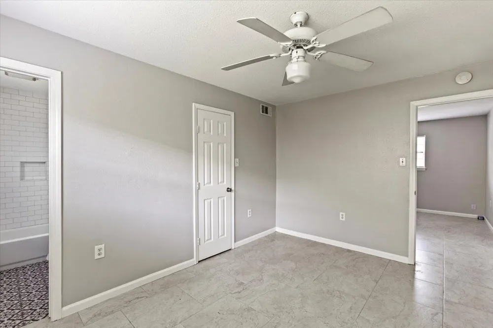 1914 Larrabee Street #1-12 Seabrook, TX 77586