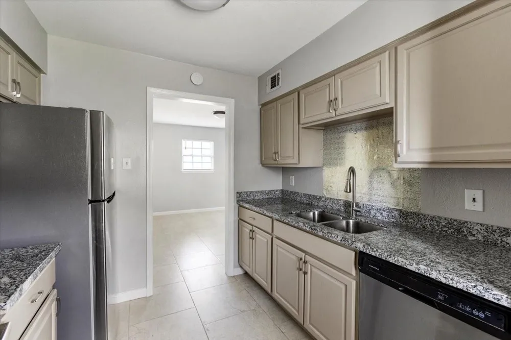 1914 Larrabee Street #1-12 Seabrook, TX 77586