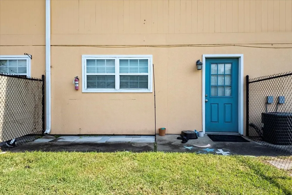 1914 Larrabee Street #1-12 Seabrook, TX 77586