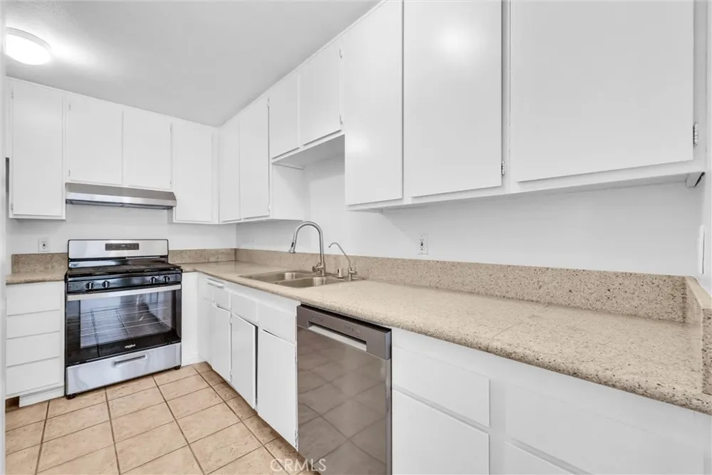 23640 Monument Canyon #C Diamond Bar, CA 91765