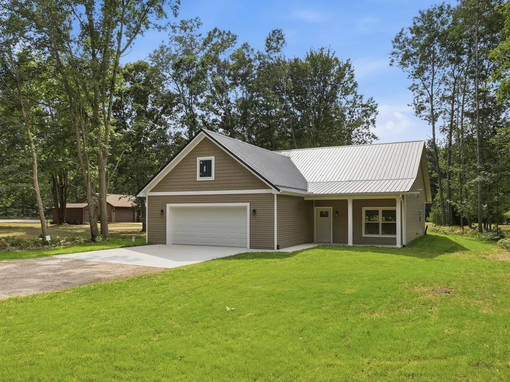 6805 Mayfair Drive Canadian Lakes, MI 49346