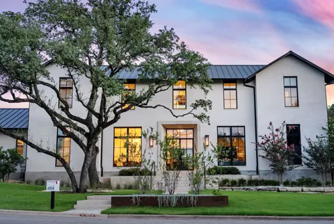 4814 Rollingwood Drive