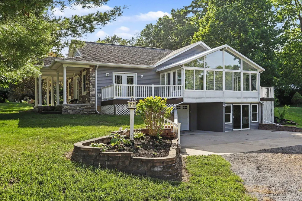 57530 Cool Water Lane Colon, MI 49040
