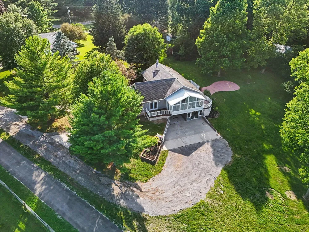 57530 Cool Water Lane Colon, MI 49040