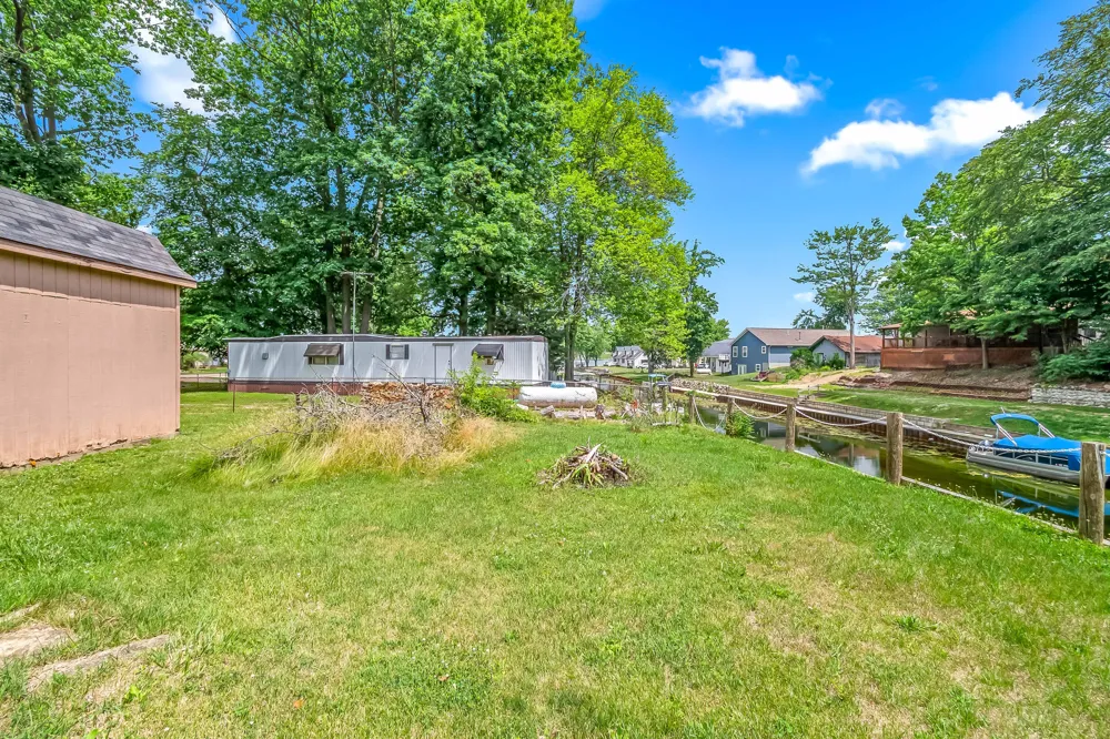 6915 Rowley Drive Jefferson Township, MI 49266