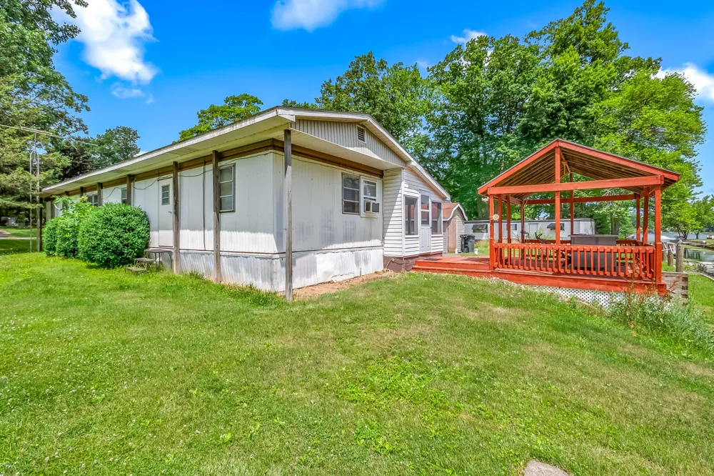 6915 Rowley Drive Jefferson Township, MI 49266