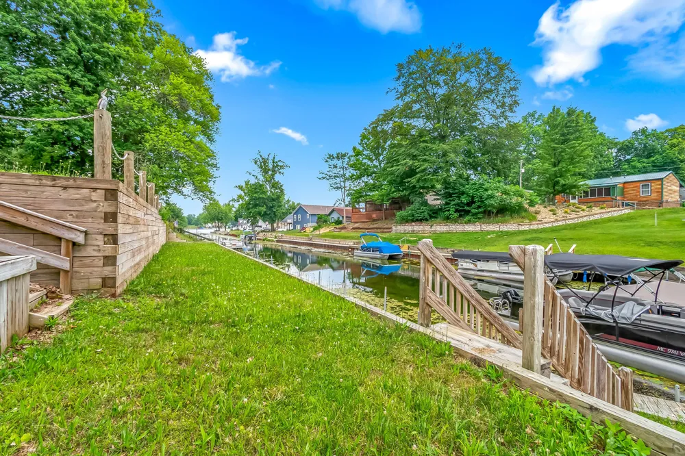 6915 Rowley Drive Jefferson Township, MI 49266