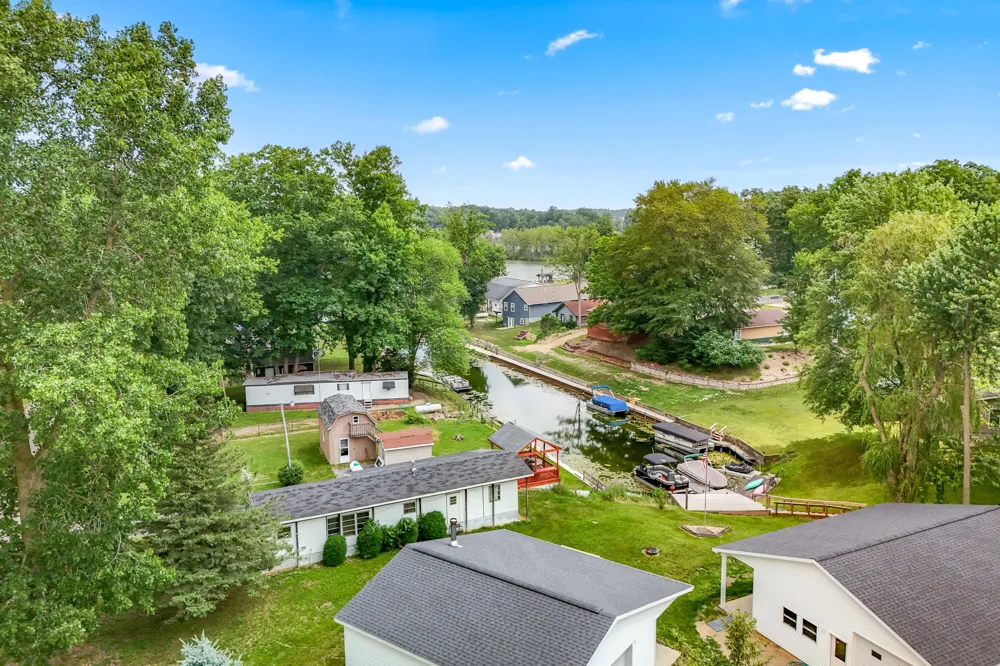 6915 Rowley Drive Jefferson Township, MI 49266