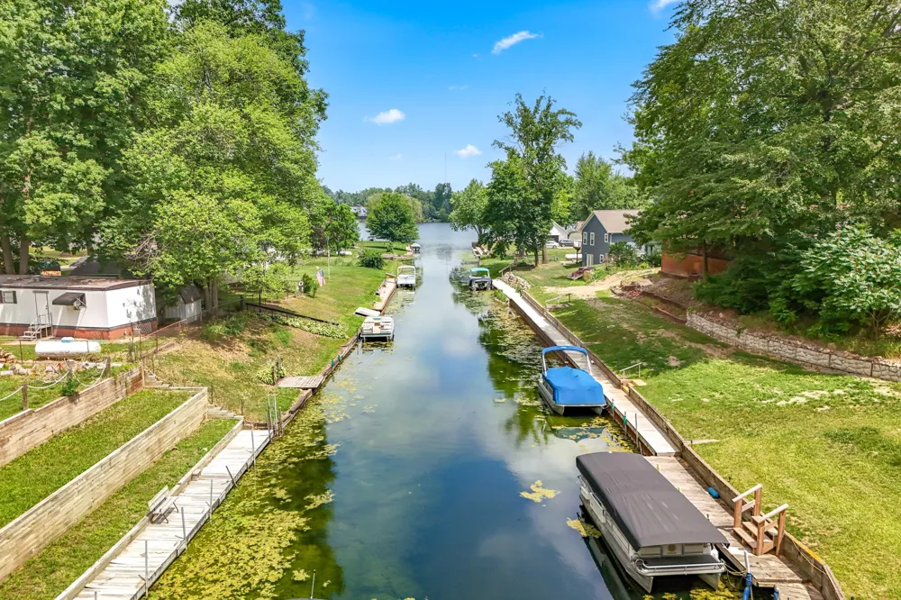 6915 Rowley Drive Jefferson Township, MI 49266