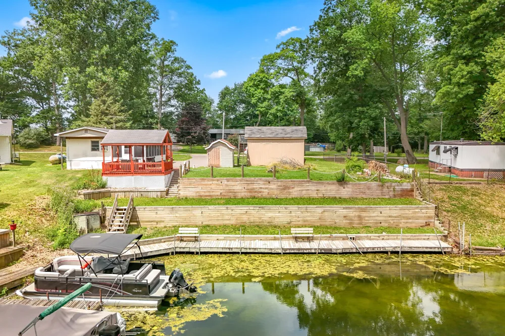 6915 Rowley Drive Jefferson Township, MI 49266