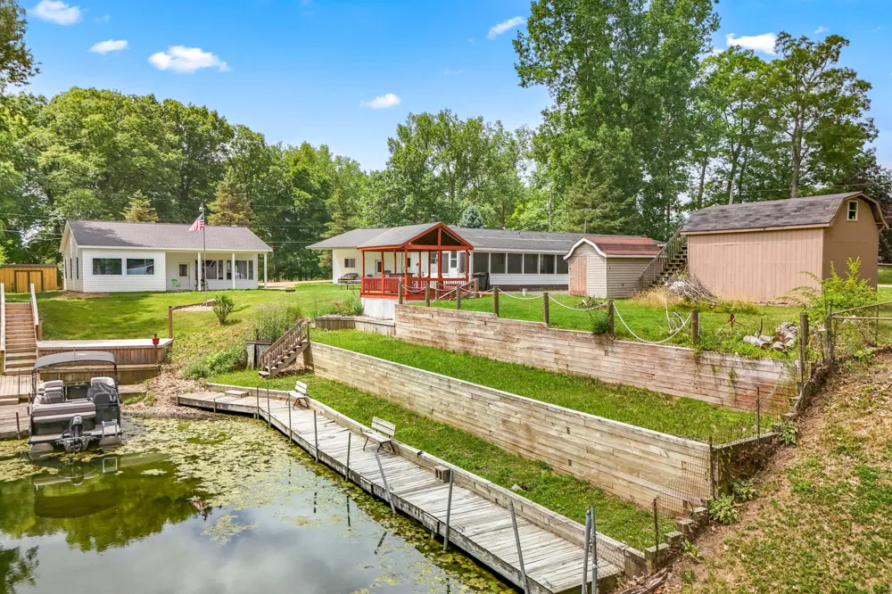6915 Rowley Drive Jefferson Township, MI 49266