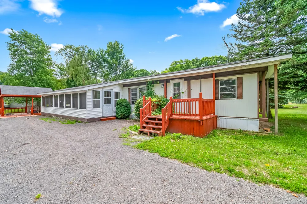 6915 Rowley Drive Jefferson Township, MI 49266