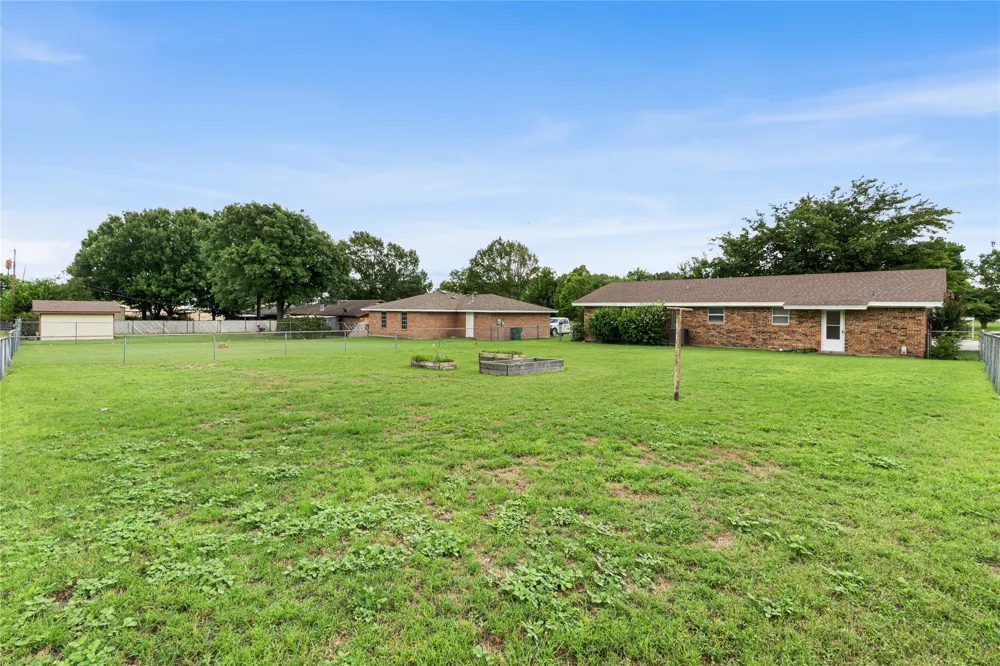 603 E 5th Street Muenster, TX 76252