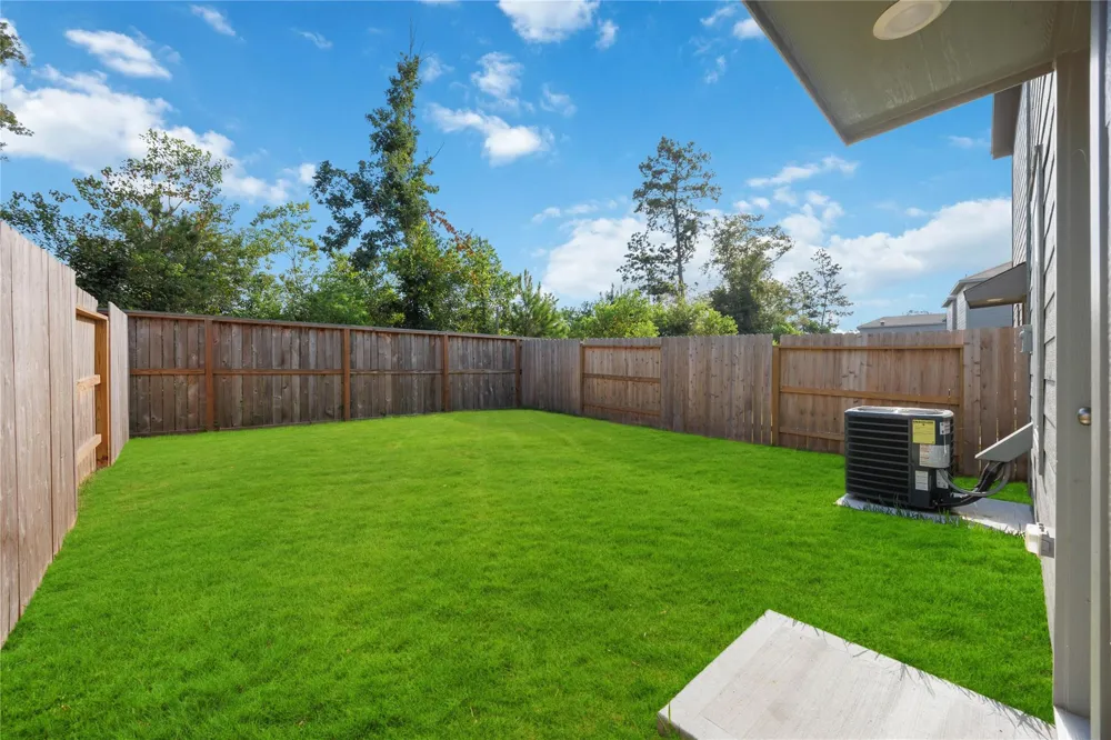 939 Pertuso Lane Huffman, TX 77336