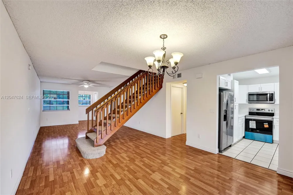 5028 SW 121st Ave Cooper City, FL 33330