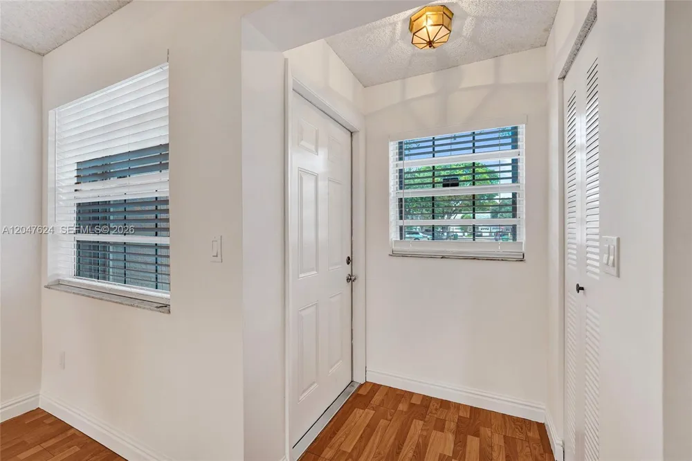 5028 SW 121st Ave Cooper City, FL 33330