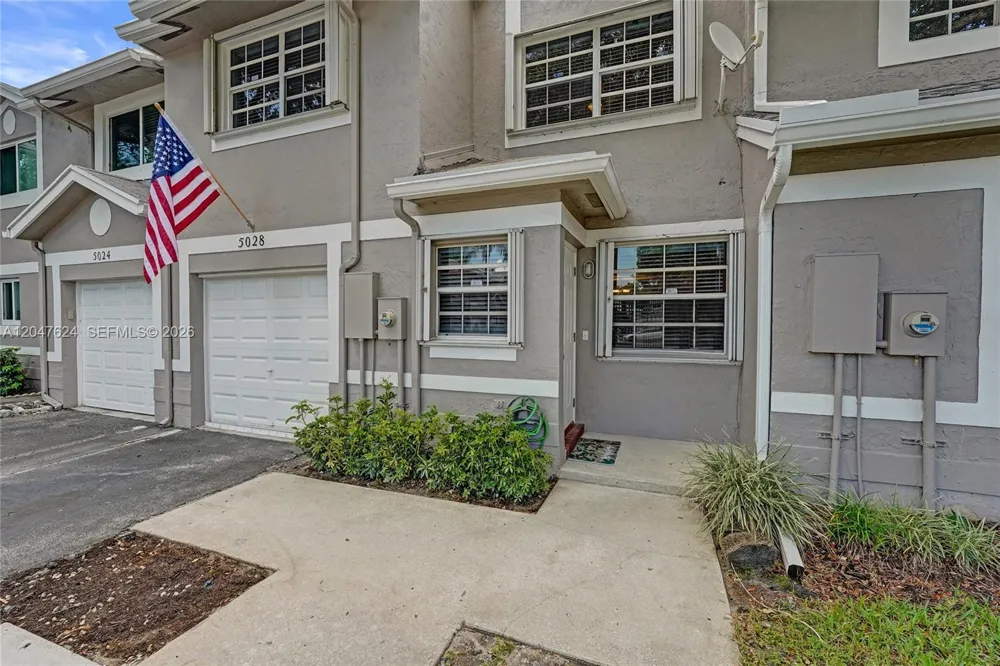 5028 SW 121st Ave Cooper City, FL 33330