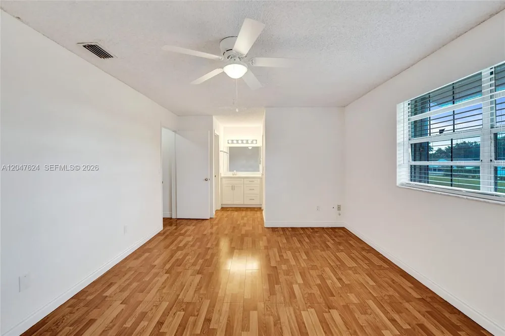 5028 SW 121st Ave Cooper City, FL 33330