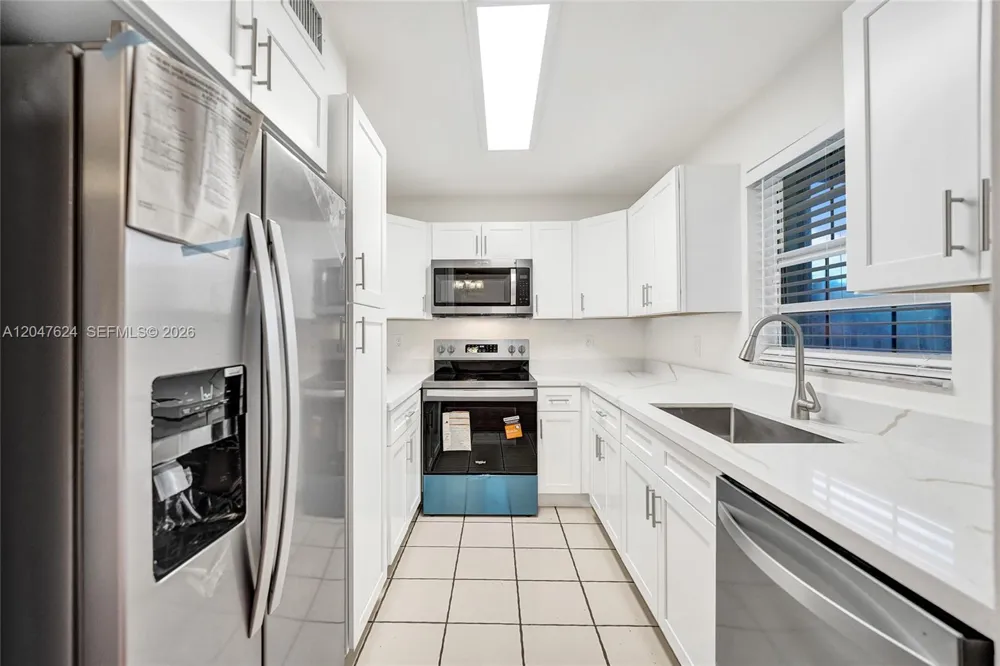 5028 SW 121st Ave Cooper City, FL 33330