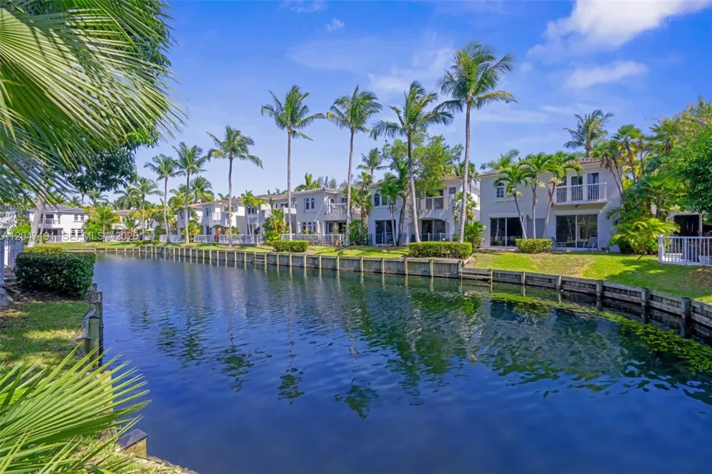 3030 NE 208th St Aventura, FL 33180