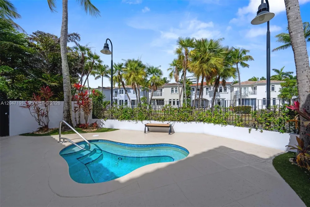 3030 NE 208th St Aventura, FL 33180
