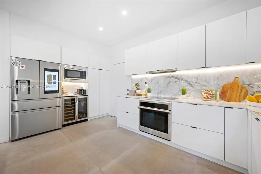 3030 NE 208th St Aventura, FL 33180