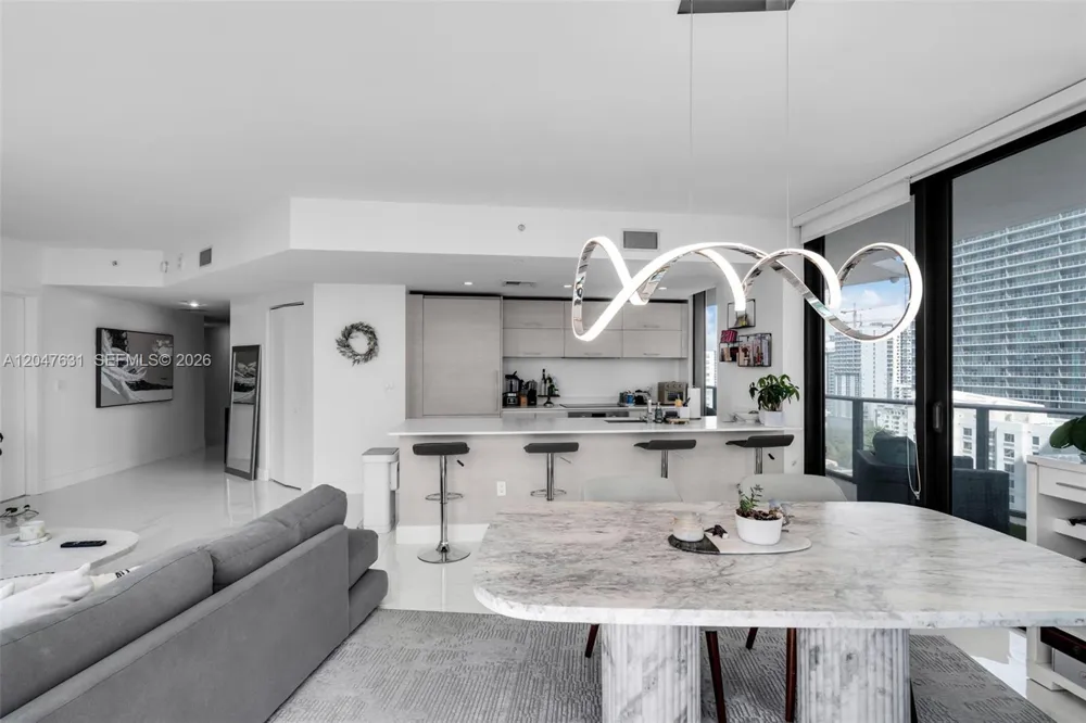 1300 S Miami Ave #1601 Miami, FL 33130