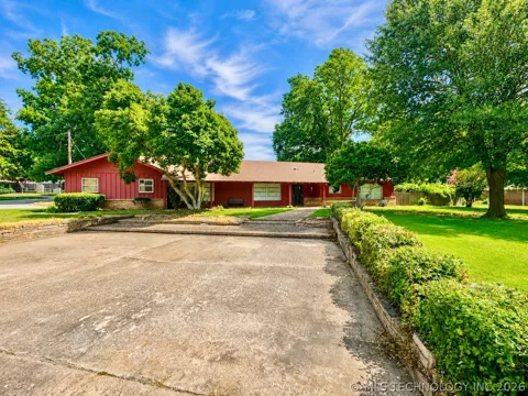 2903 E 47th Street