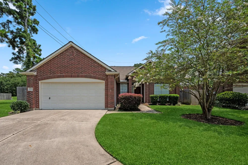1914 Eastwood Lake Court Kingwood, TX 77339