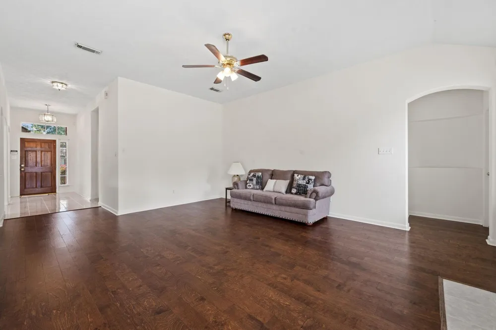 1914 Eastwood Lake Court Kingwood, TX 77339