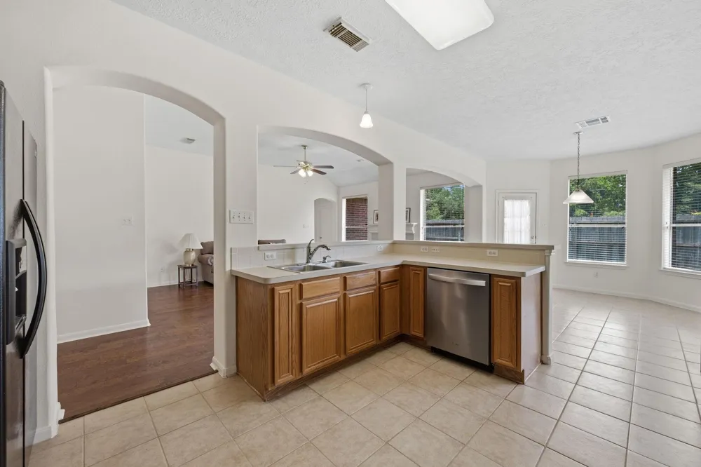 1914 Eastwood Lake Court Kingwood, TX 77339